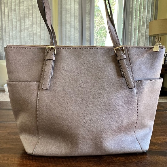 Michael Kors Jet Set East West Top Zip Tote - Picture 2 of 15